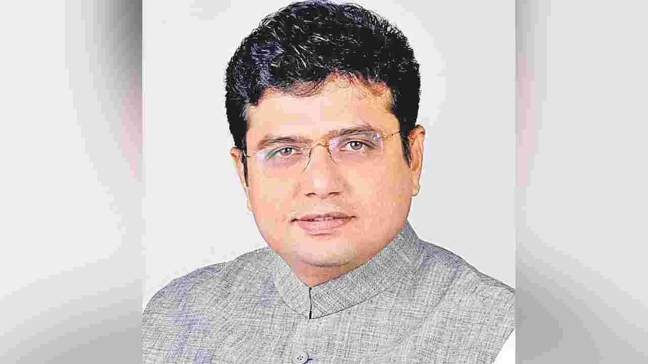 సెమీకండక్టర్ల యూనిట్‌ను నెలకొల్పండి