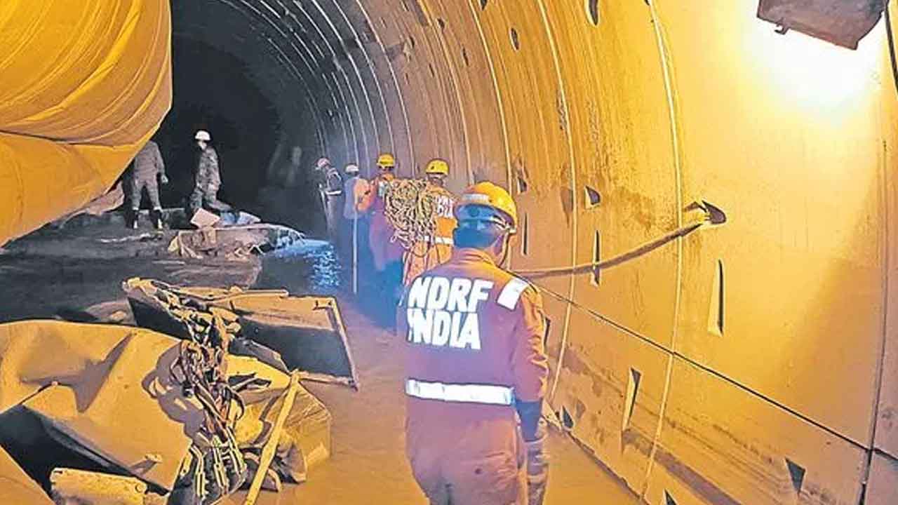 SLBC Tunnel Incident | టీబీఎం కటింగ్‌కు ఒప్పుకోని కంపెనీ.. అందుకే సహాయ చర్యల్లో ఆలస్యం?