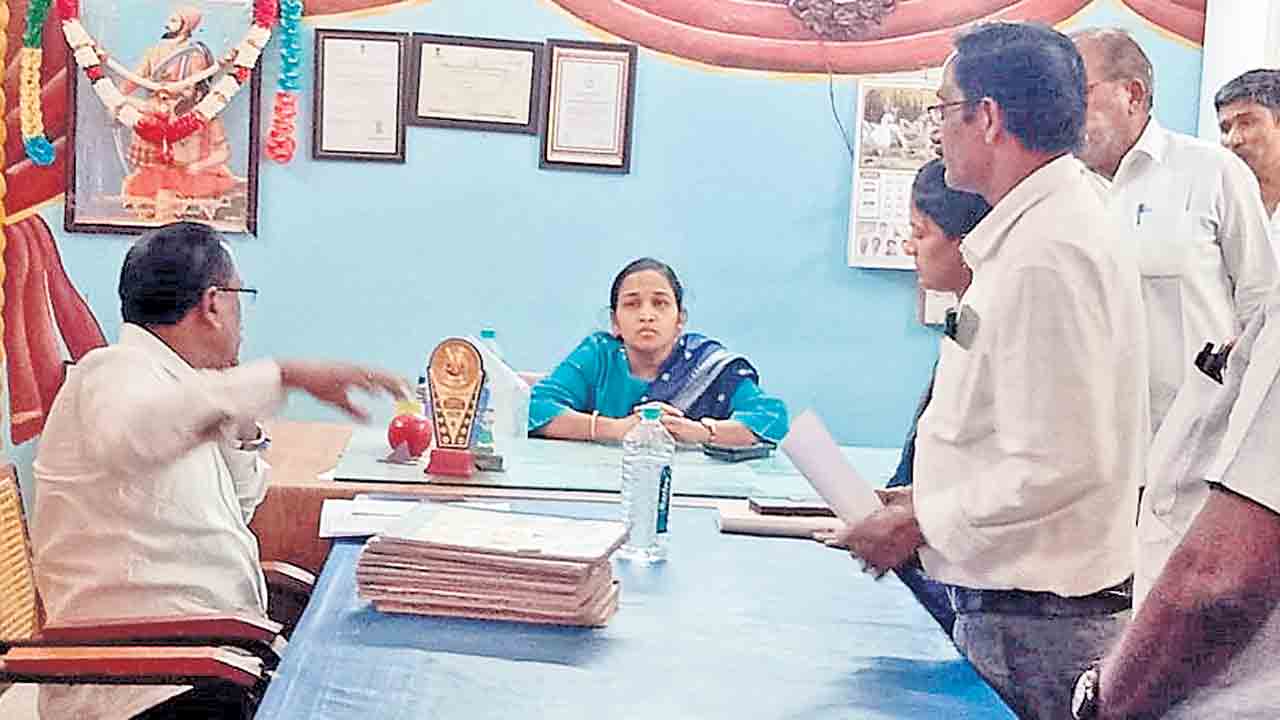 జుక్కల్లో టెన్త్ పేపర్ లీక్?