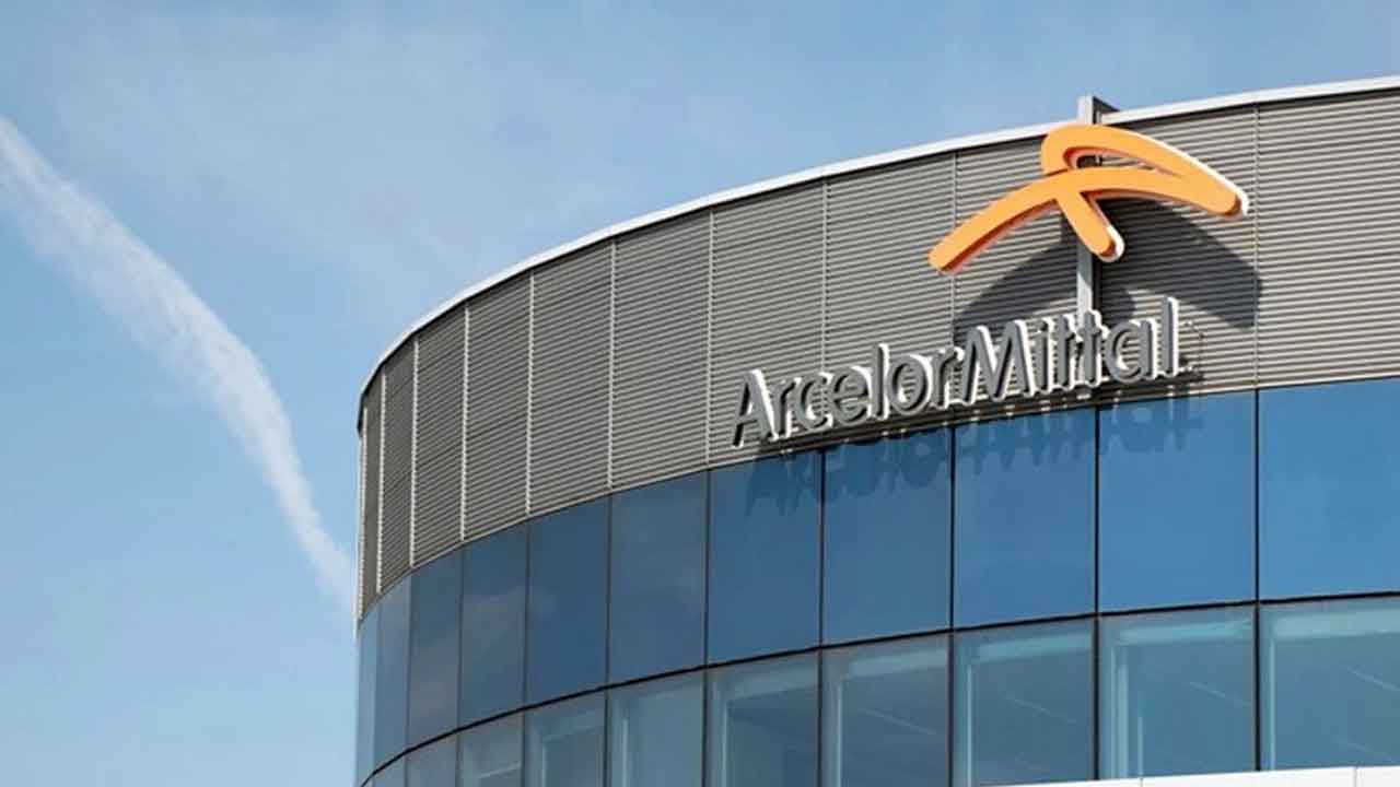 Lakshmi Mittal | పన్నుల సెగ.. బ్రిటన్‌కు మిట్టల్‌ గుడ్‌బై?