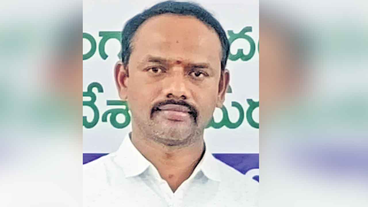 కోరుట్ల మున్సిపల్‌ కమిషనర్‌ సస్పెన్షన్‌