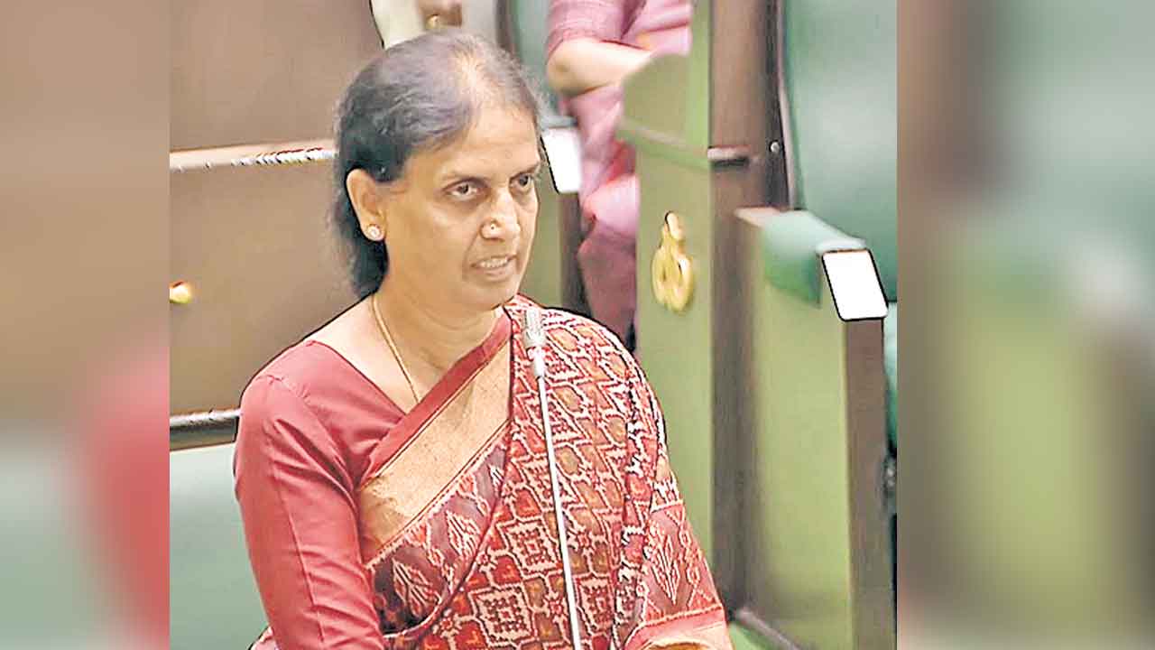 MLA Sabitha | పెండ్లికాని యువతులే జాబ్‌కు అర్హులా? ఫాక్స్‌కాన్‌లో ఉద్యోగ నిబంధనలను తొలగించాలి