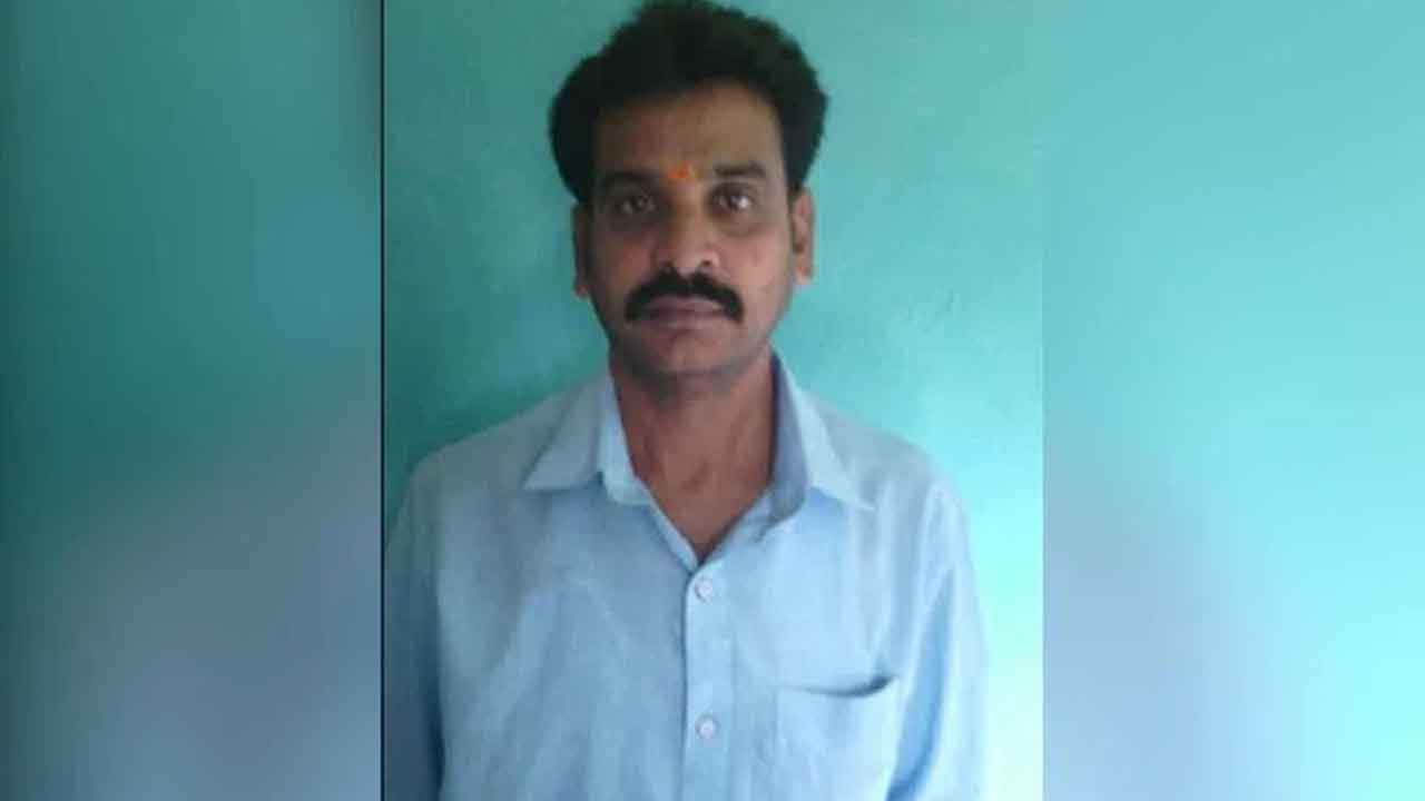 యాసిడ్‌ తాగి నేత కార్మికుడు..