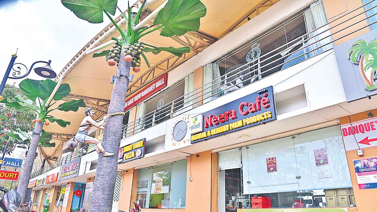 Neera Cafe | నీరా కేఫ్‌పై ఓ మంత్రి కన్ను?.. లీజు పేరుతో కొల్లగొట్టేందుకు యత్నం!