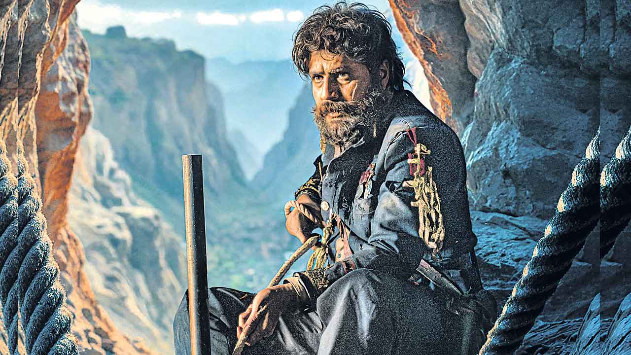 సంబరాల యేటిగట్టులో బ్రిటిషుగా..