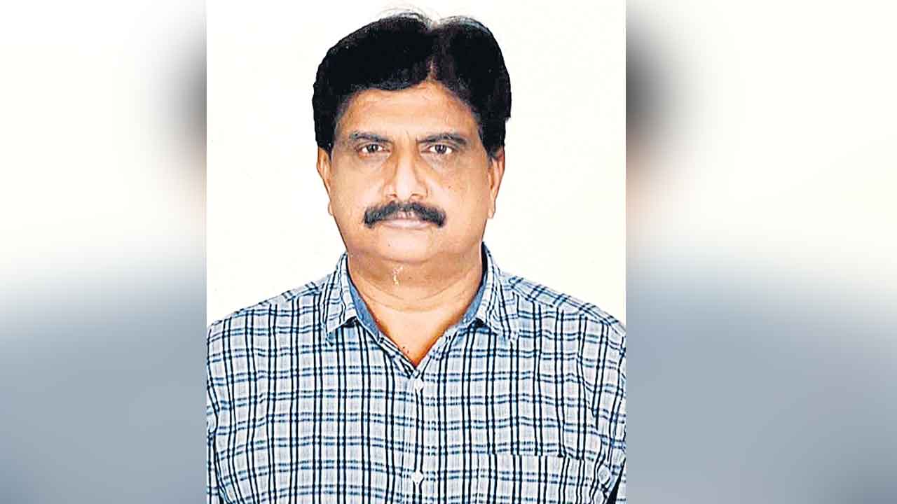 సమ్మక్క సారక్క వర్సిటీ తొలి వీసీగా శ్రీనివాస్‌