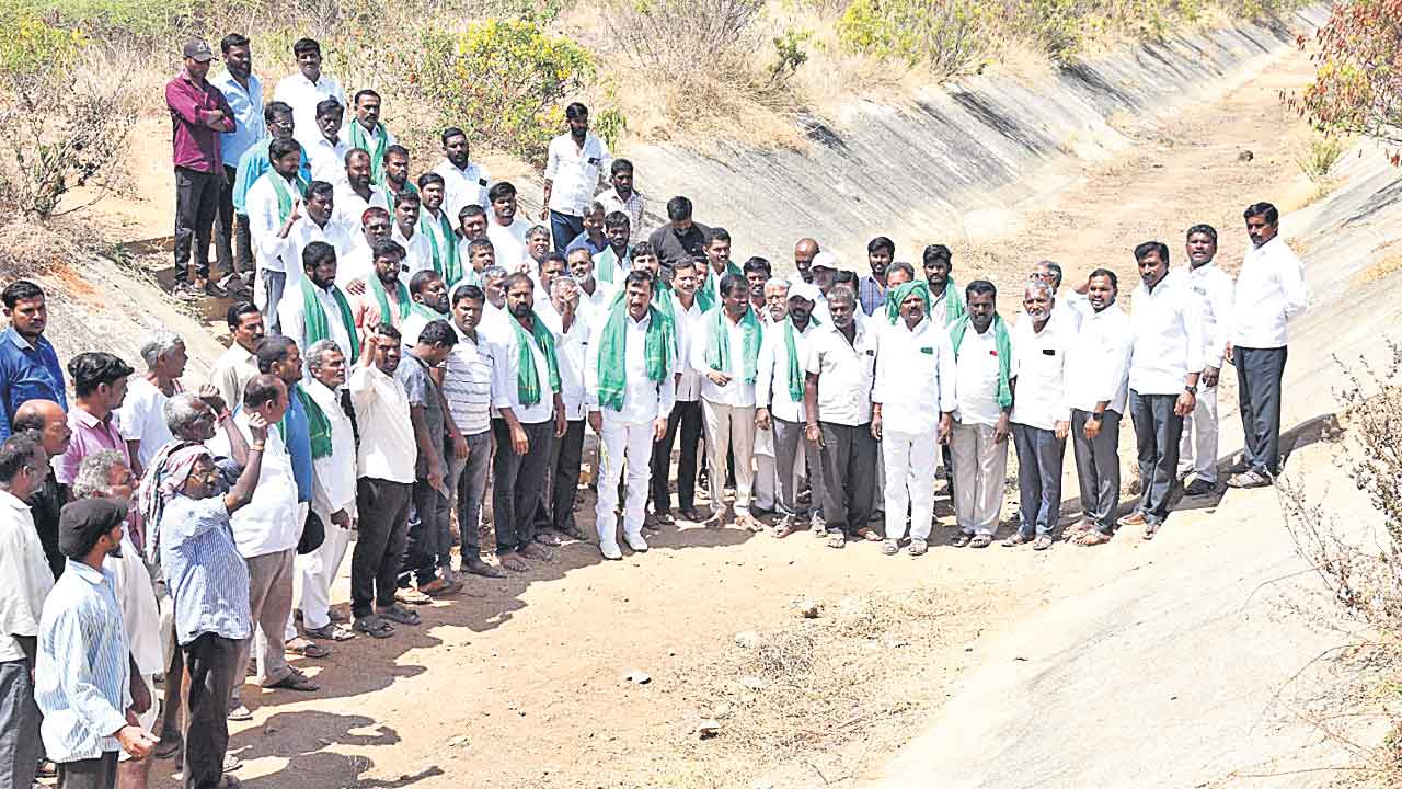 సిద్దిపేటను ఎడారిగా మార్చేందుకు కుట్ర
