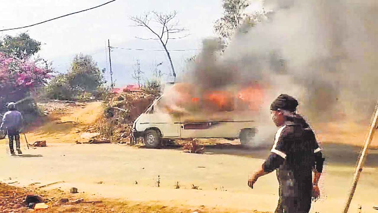 మళ్లీ భగ్గుమన్న మణిపూర్