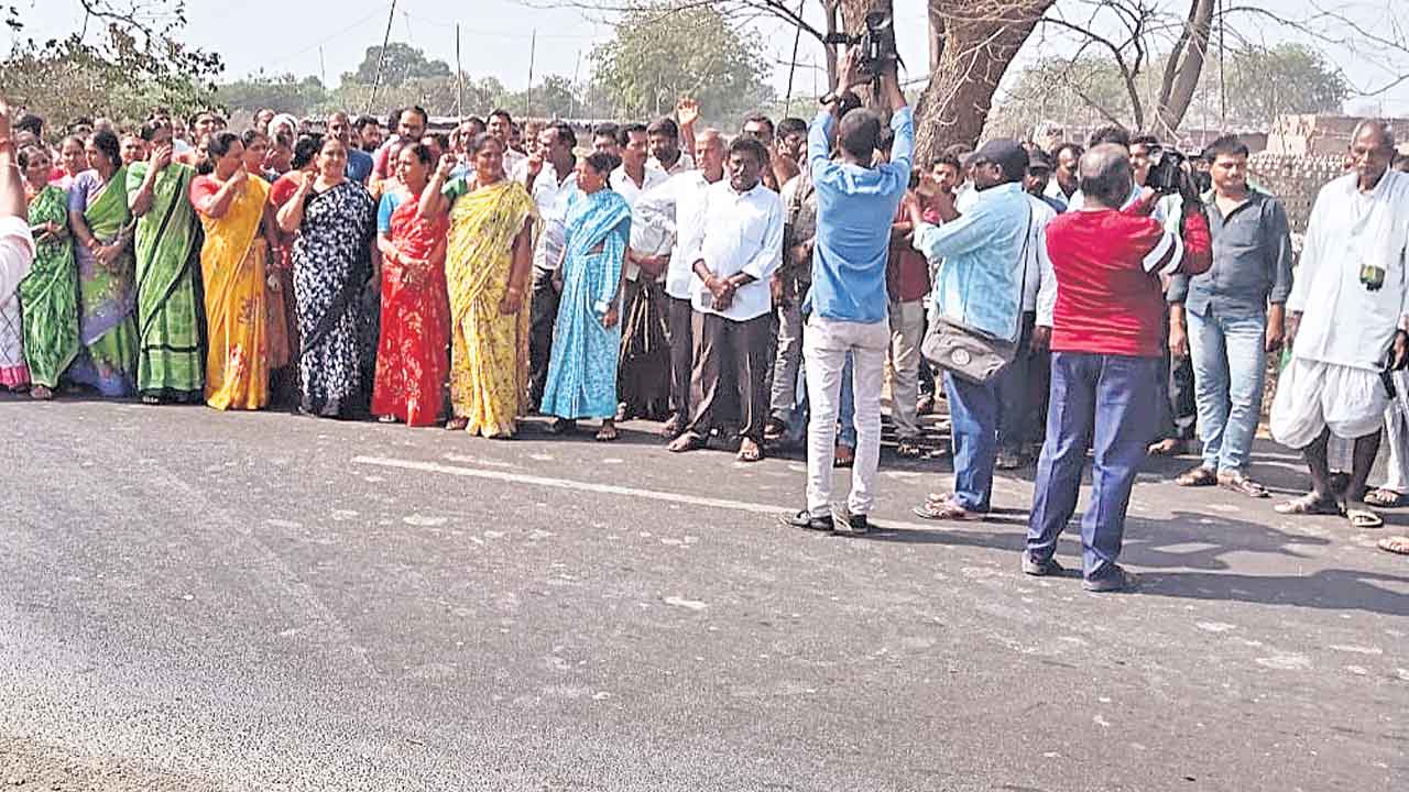 మామునూరు ఎయిర్‌పోర్టు సర్వే అడ్డగింత