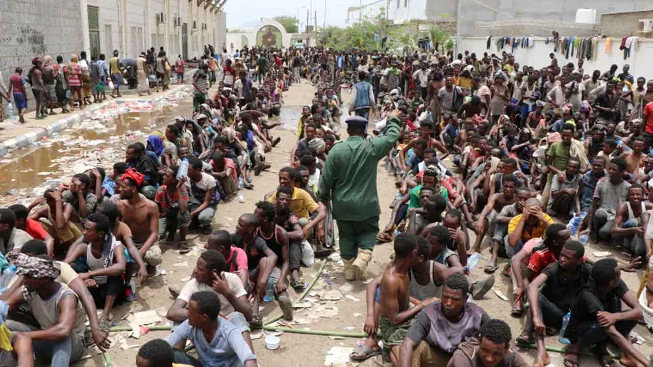 వలసదారుల పడవలు మునక 186 మంది గల్లంతు