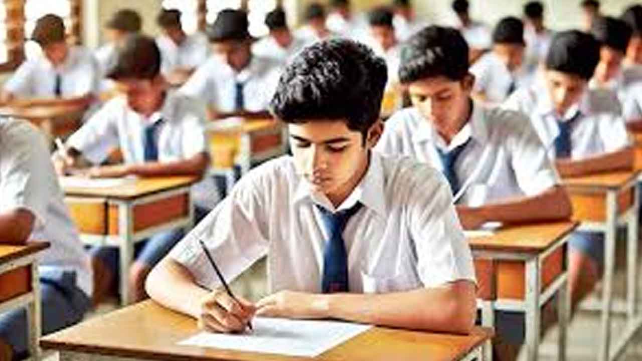 బీఆర్‌ఎస్‌ హయాంలో చదువులకు అగ్రస్థానం