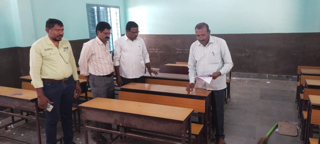 10th Class Exams : పదో తరగతి పరీక్షలకు ఏర్పాట్లు పూర్తి : ఎంఈఓ ప్ర‌భాక‌ర్‌