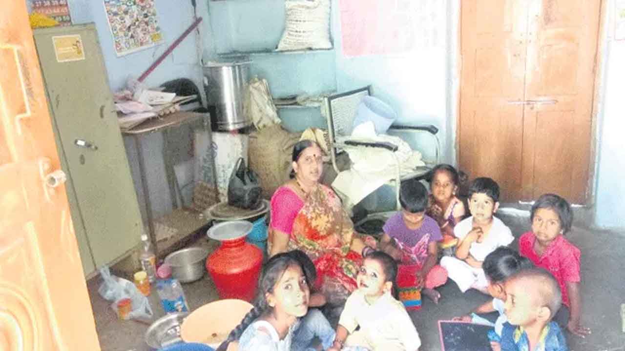 అంగన్‌వాడీలకు నేటి నుంచి ఒంటి పూట