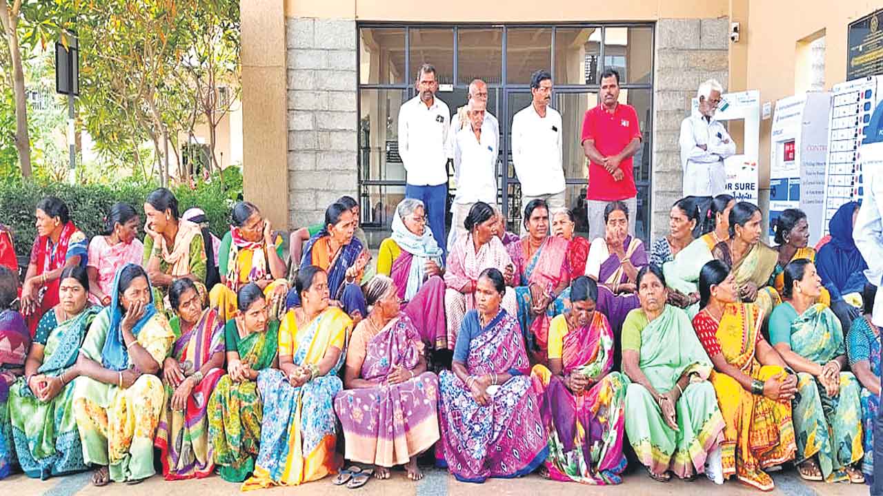 పదేండ్ల నల్లా బిల్లులు కట్టుండ్రి.. వికారాబాద్‌ మున్సిపల్‌ అధికారుల హుకుం