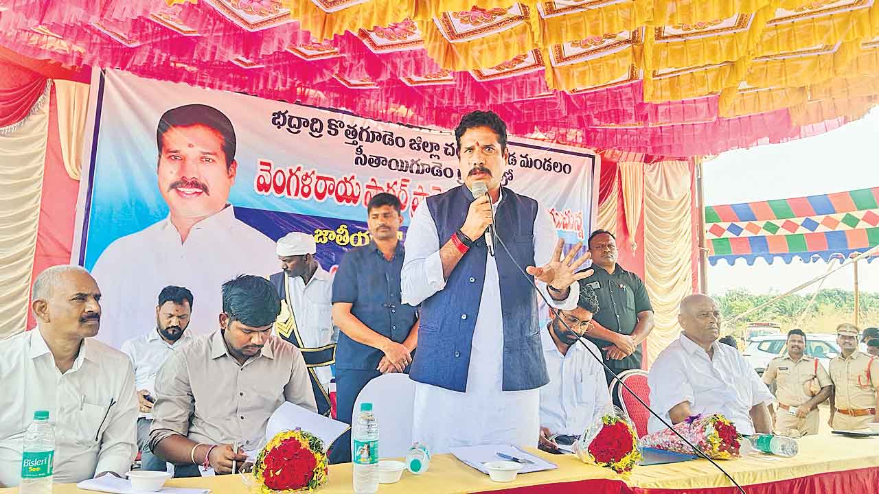 తెలంగాణలో మంత్రులే కాంట్రాక్టర్లు