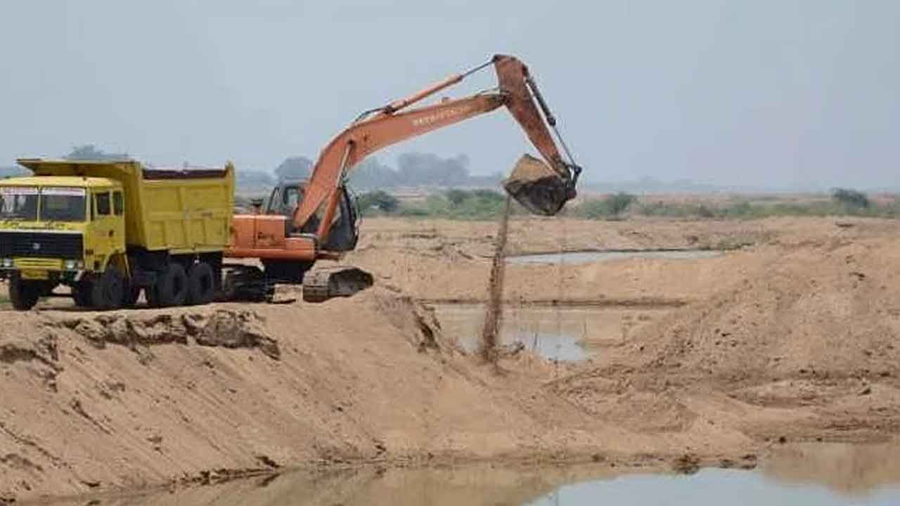 Congress Govt | ఇసుక దోపిడీకి గేట్లు బార్లా!.. 2.59 కోట్ల క్యూబిక్‌ మీటర్ల ఇసుక రీచ్‌కు సర్కారు స్కెచ్‌!