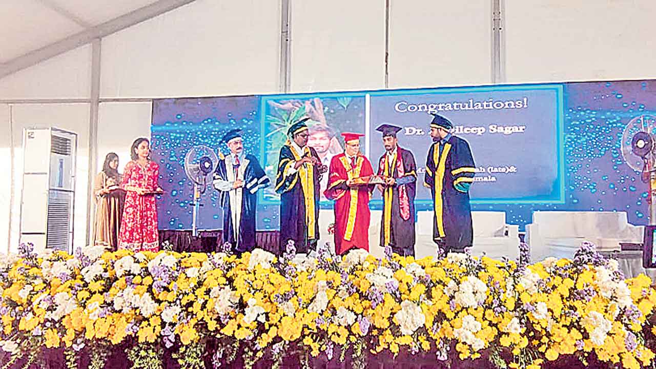 సేవాభావంతో వైద్య సేవలు అందించాలి