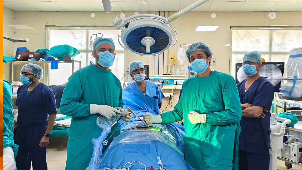 ఎయిమ్స్‌లో స్పైన్‌ ఎండోస్కోపిక్‌ సేవలు ప్రారంభం