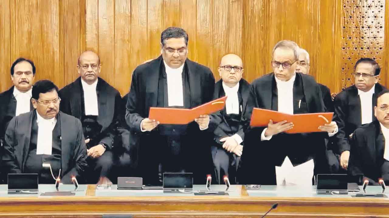 సుప్రీంకోర్టు జడ్జిగా జస్టిస్‌ బాగ్చి ప్రమాణం