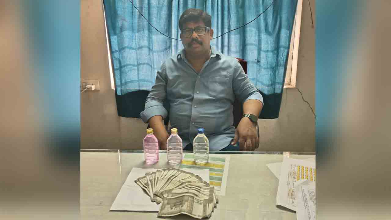 ACB Raid | రూ.30వేలు లంచం తీసుకుంటూ పట్టుబడ్డ విద్యుత్‌ ఏవో