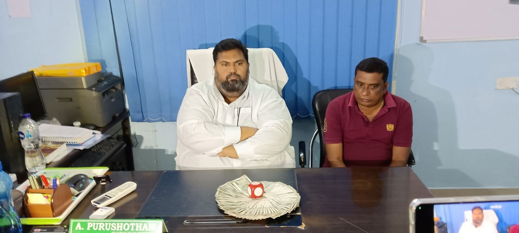 KARIMNAGAR ACB | రూ. 60 వేలు లంచం తీసుకుంటూ.. ఏసీబీకి చిక్కిన మార్కెట్‌ కమిటీ కార్యదర్శి..