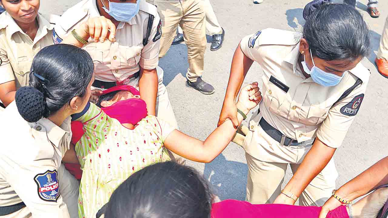 హామీల అమలుకు ఆశ వర్కర్ల డిమాండ్‌