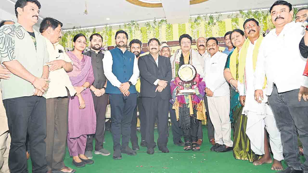 సినీ హీరో సాయికుమార్‌కు కుమ్రం భీం జాతీయ అవార్డు