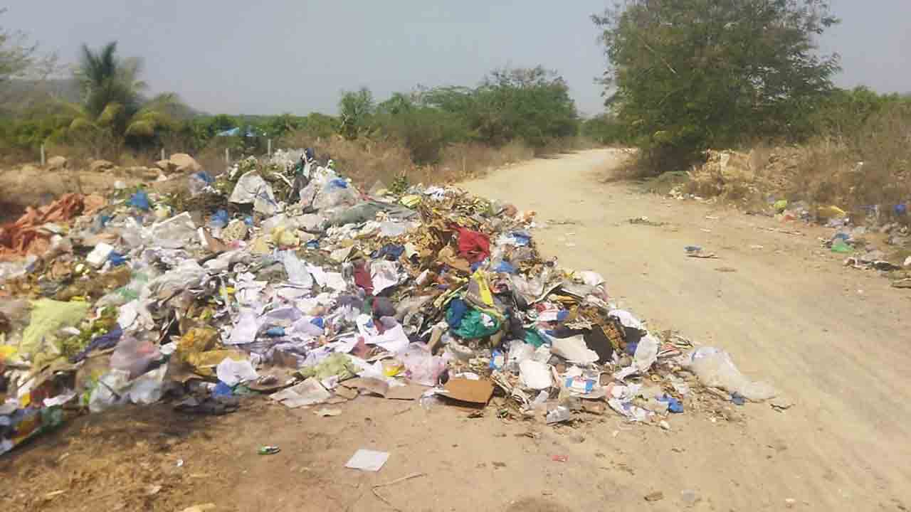 Amaragiri Village | పర్యాటక గ్రామానికి దుర్గంధంతో స్వాగతం!.. టూరిజం మంత్రి ఇలాకాలో ఇదీ పరిస్థితి