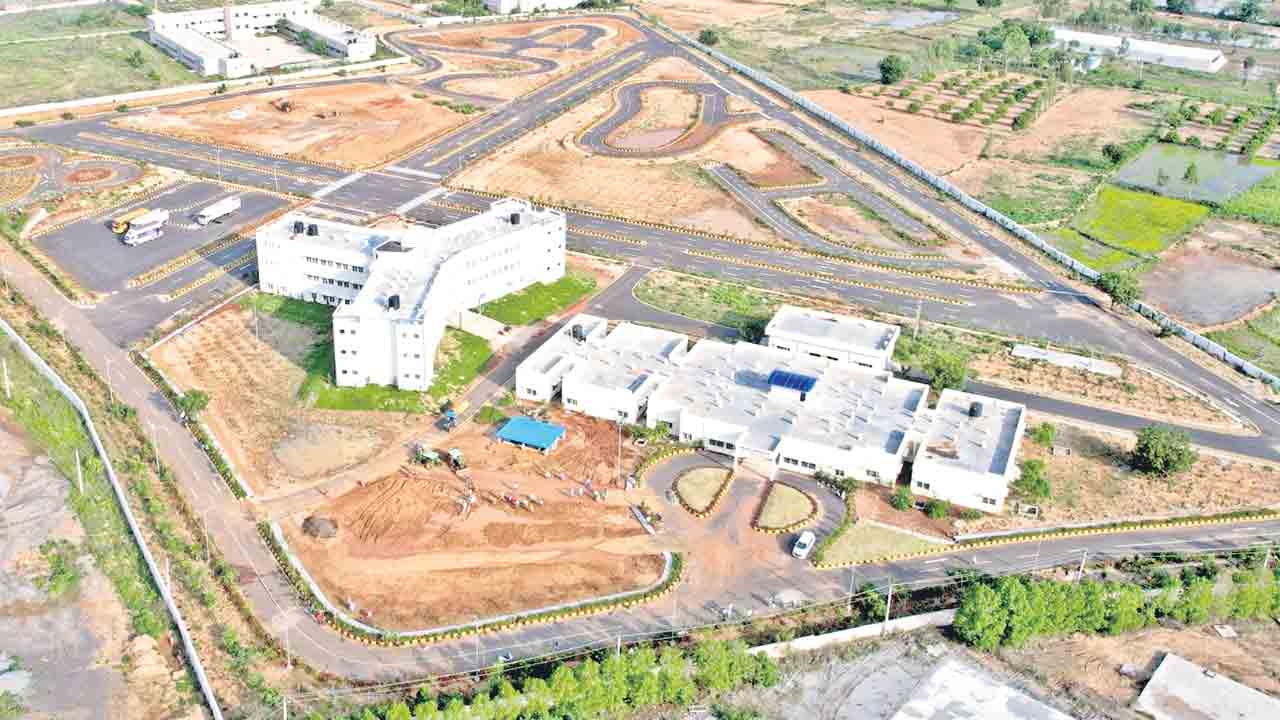 కేటీఆర్‌ చొరవ.. ఉపాధికి భరోసా