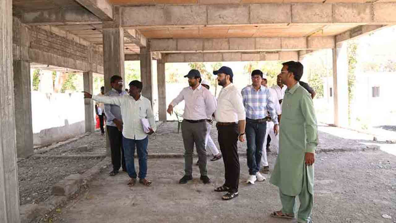 Asifabad Collector | ప్రభుత్వ పాఠశాలల అభివృద్ధికి ప్రత్యేక చర్యలు : ఆసిఫాబాద్‌ కలెక్టర్ వెంకటేష్ దోత్రే