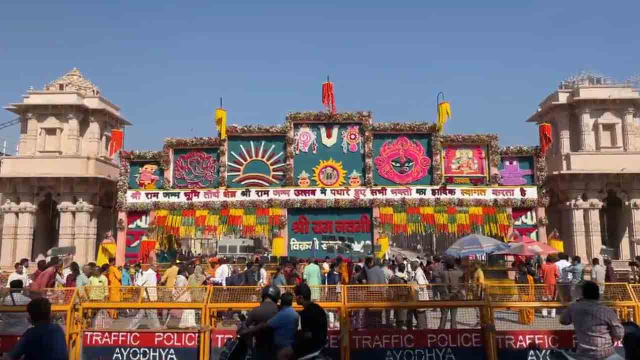 Ayodhya Ram temple | నవమి వేడుకలకు సర్వాంగ సుందరంగా ముస్తాబైన అయోధ్య రామాలయం