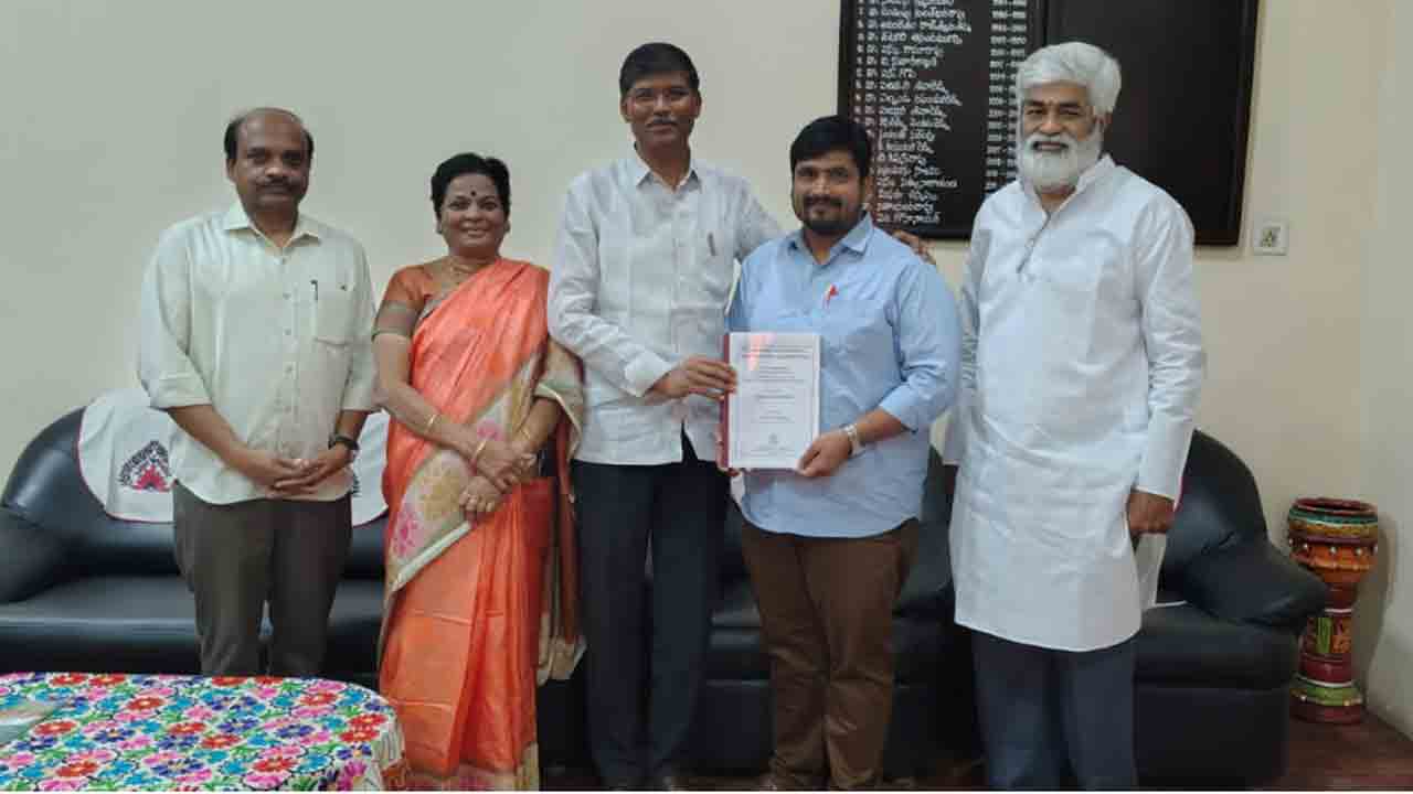 వల్లభాపురానికి చెందిన అజహరుద్దీన్‌కు ఓయూ డాక్టరేట్