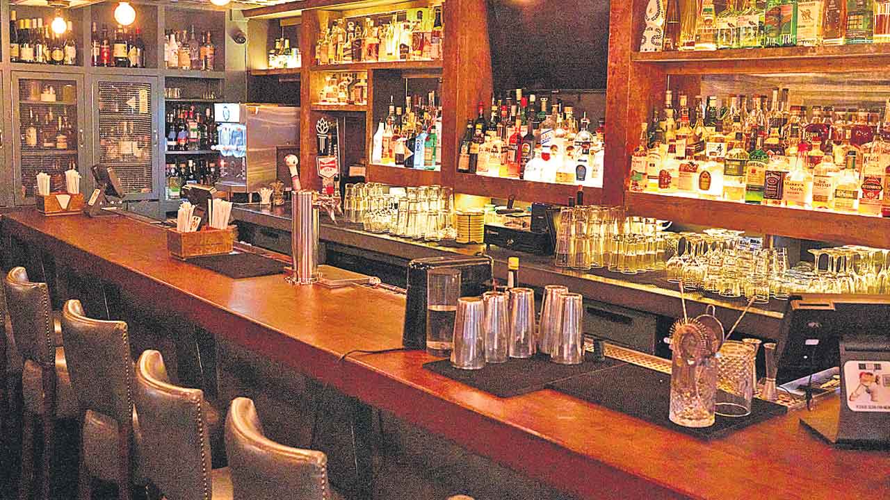 Telangana | సర్కారు ఉగాది కానుక.. గ్రామీణ జిల్లాల్లో 25 కొత్త బార్లకు నోటిఫికేషన్‌