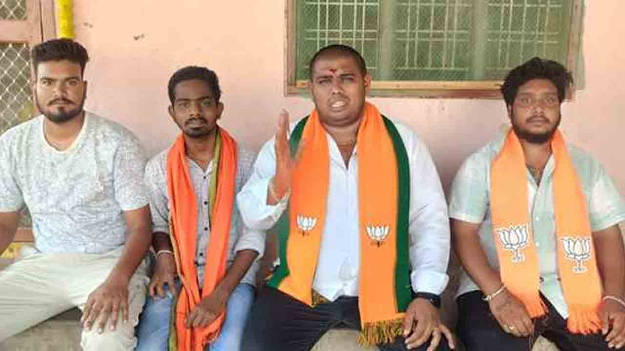 Driniking Water Problem | వాంకిడిలో తాగునీటి సమస్యను పరిష్కరించాలి