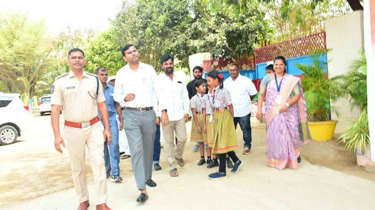 Collector BM Santhosh Kumar | అభ్యర్థులకు ఎలాంటి ఇబ్బందులు కలగొద్దు.. నీట్ యూజీ 2025 నిర్వహణపై కలెక్టర్ సంతోష్ కుమార్