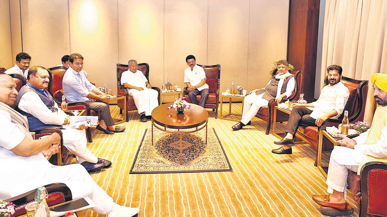 ప్రజాస్వామ్యం నియంతృత్వంగా మారొద్దు