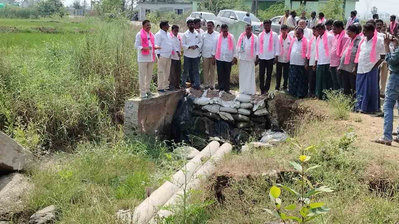 BRS Party Farmers wing | కోట్లు ఖర్చుపెట్టినా సాగునీరందని ప్రాజెక్టుల నిర్మాణాలు ఎందుకు..? : బీఆర్ఎస్ పార్టీ రైతు బృందం