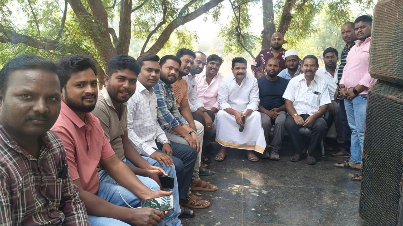 BRS Party | పండగ పూట.. సిరిసిల్లలో మరో బీఆర్‌ఎస్‌ నేత అరెస్ట్‌..