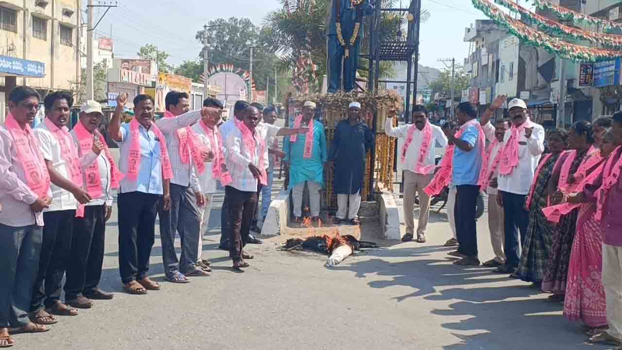 వాగ్ధానాలపై ప్రశ్నిస్తే సస్పెన్షనా..?