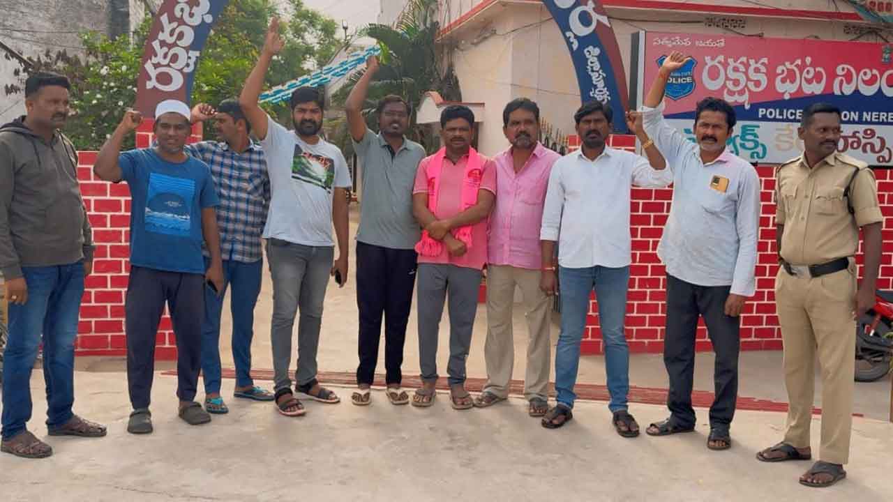 ఓయూలో నిషేధాజ్ఞలపై భగ్గుమన్న విద్యార్థి లోకం