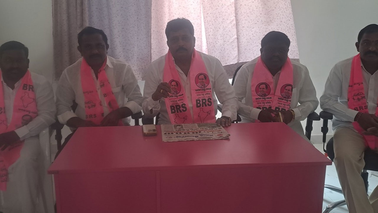 Badugula Lingaiah Yadav | కేసీఆర్‌కు పేరు వస్తుందన్న దుర్బుద్ధితోనే కాళేశ్వరం నీళ్లు ఇవ్వడంలేదు: మాజీ ఎంపీ బడుగుల