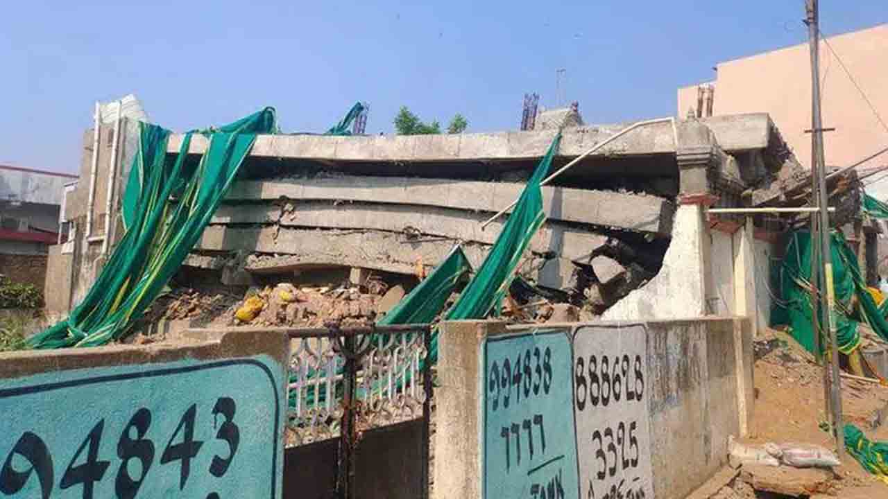 భవనం కూలిన ఘటనలో యజమాని రిమాండ్