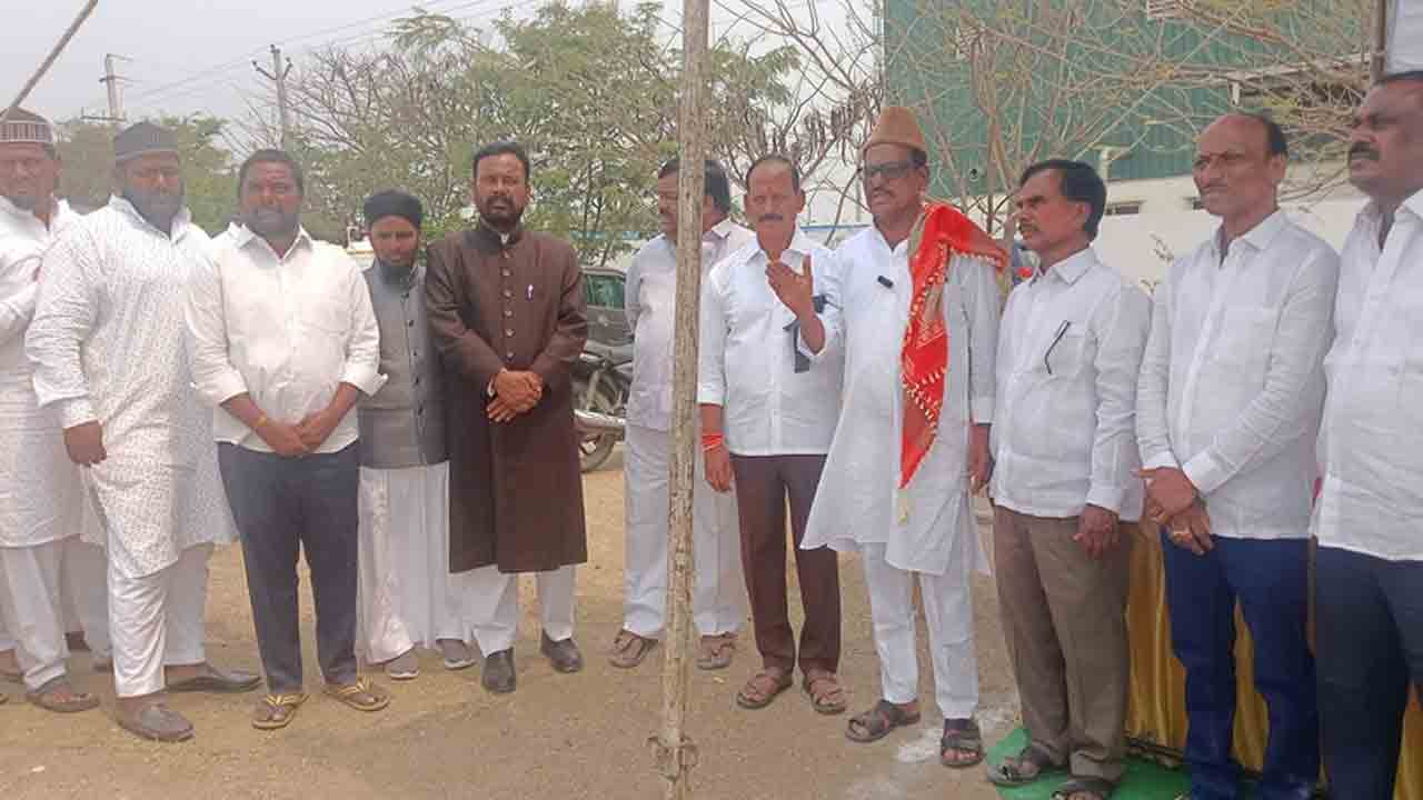 Waqf Lands | వక్ఫ్‌ భూములపై కేంద్ర ప్రభుత్వ వైఖరి మార్చుకోవాలి: బీఆర్‌ఎస్‌ నాయకుడు మహమ్మద్ సాదిక్