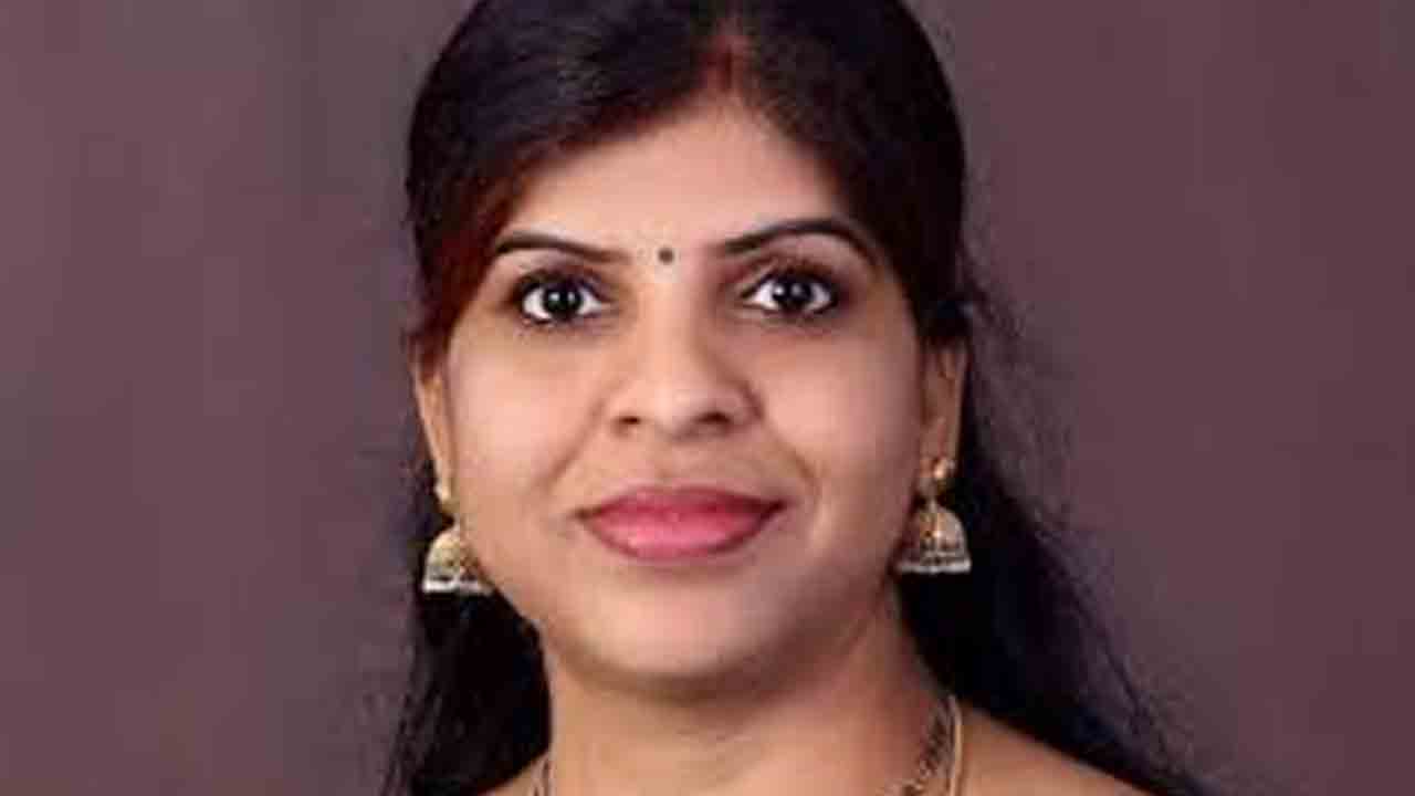 Corporator Bonthu Sridevi | దశలవారిగా సమస్యల పరిష్కారం : కార్పొరేటర్‌ బొంతు శ్రీదేవి