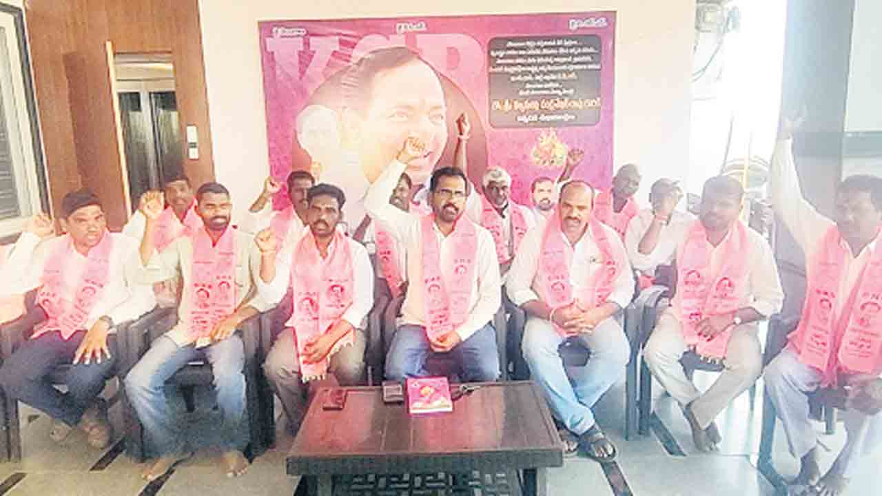 హామీలను తుంగలో తొక్కిన కాంగ్రెస్‌