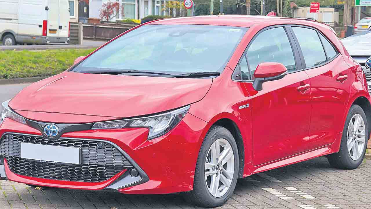 GHMC | వాహనాలకూ రియల్‌ బ్రేకులు.. గ్రేటర్‌లో తగ్గిన కార్ల కొనుగోళ్లు!