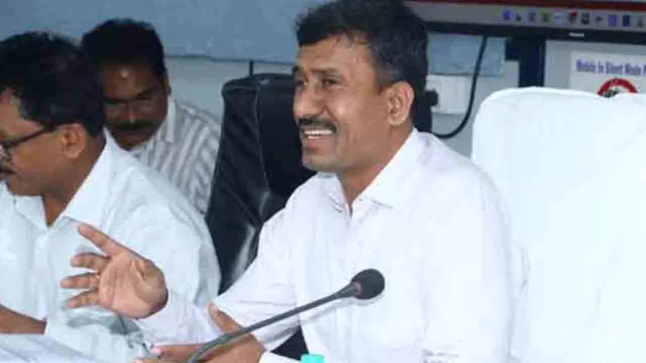 సింగరేణి అభివృద్ధికి సమష్టిగా పనిచేద్దాం