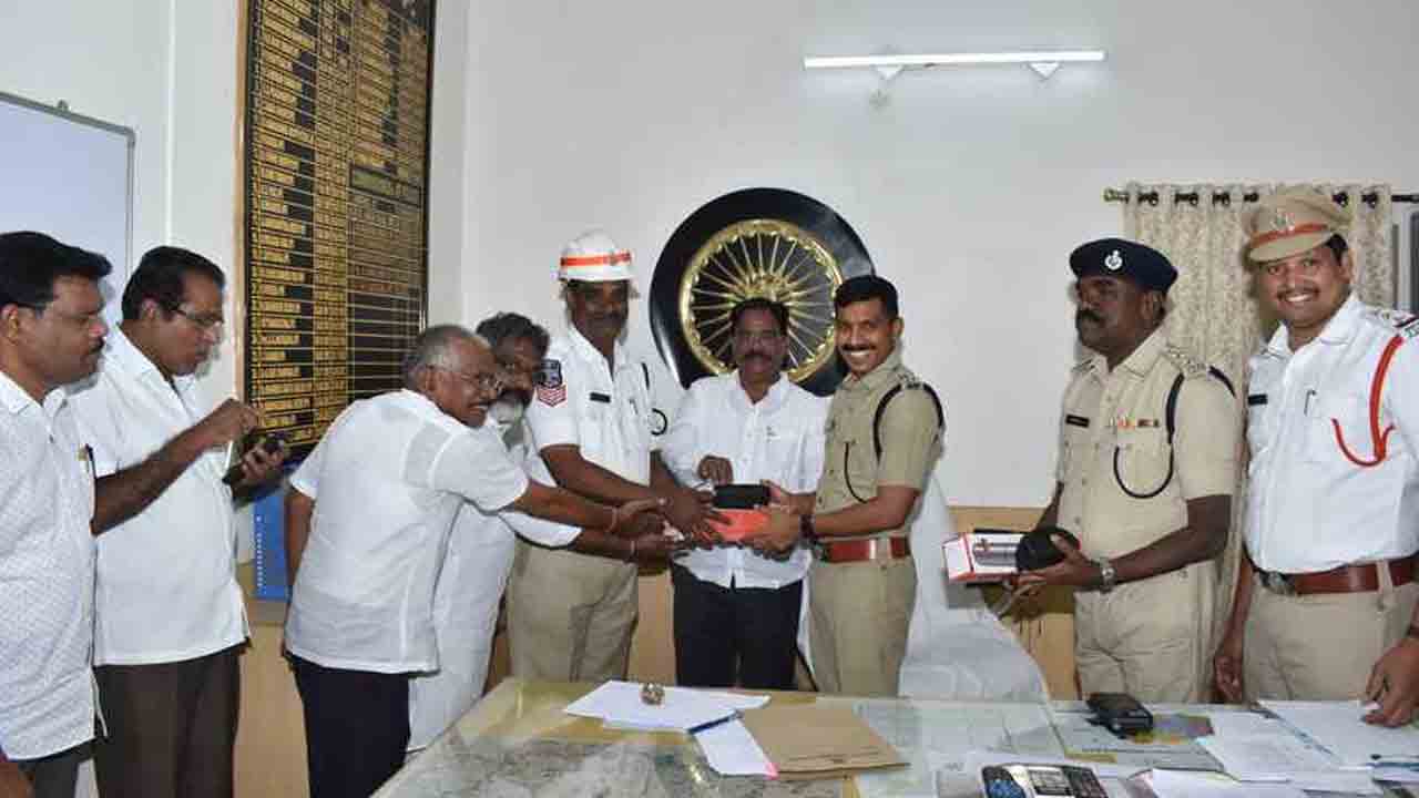 CP Sai Chaitanya | వేసవిలో ఆరోగ్యం పట్ల పోలీసులు శ్రద్ధ వహించాలి : సీపీ సాయి చైతన్య