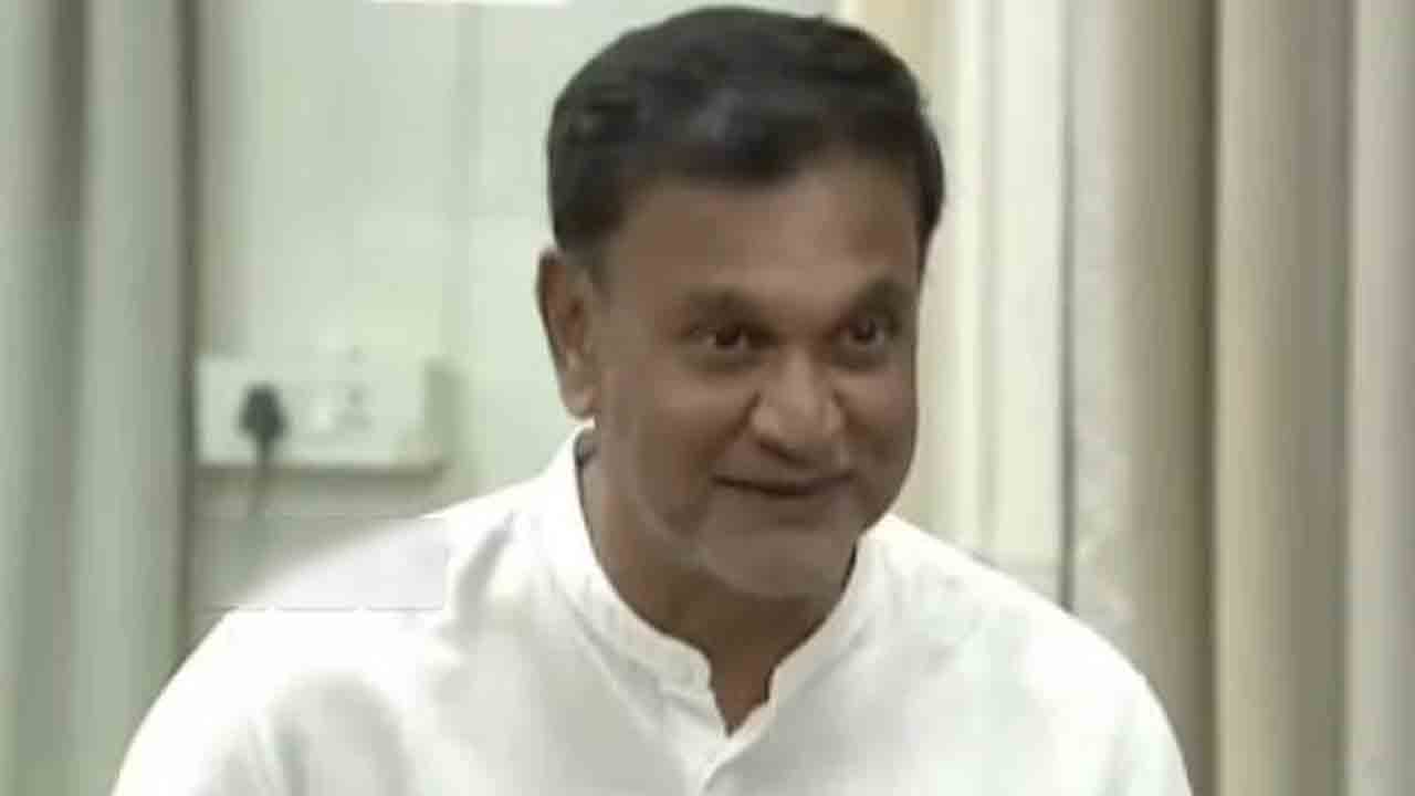 సమస్యలపై సర్కారుకు స్పందనేదీ?