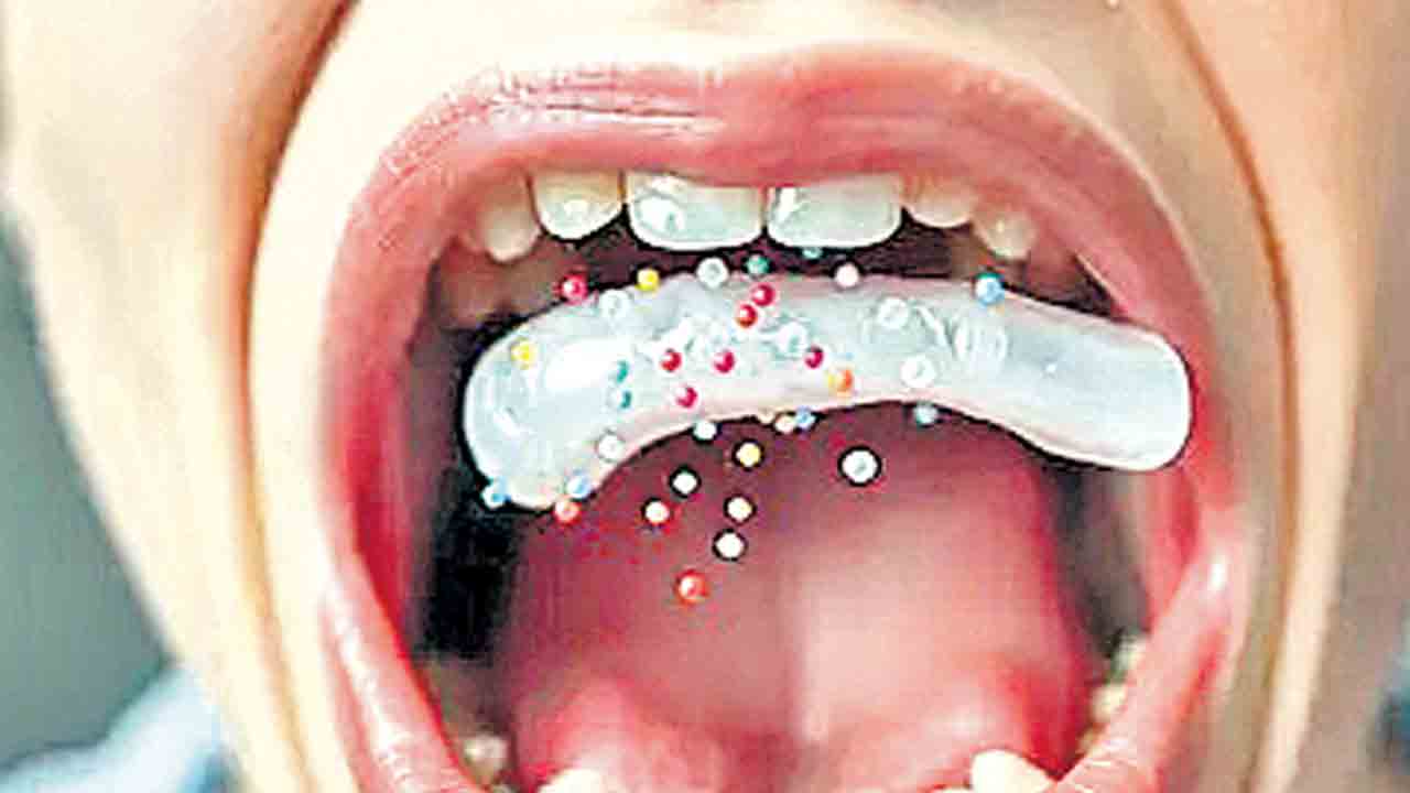 Chewing gum | చూయింగ్‌ గమ్‌తో శరీరంలోకి మైక్రోప్లాస్టిక్స్‌